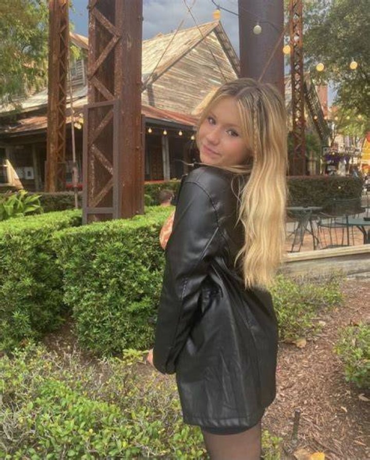 Ava Baroni: The Rising Star of Entertainment