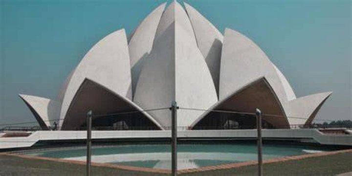 Exploring the Splendor of Sv Lotus Temple: A Spiritual and Architectural Marvel
