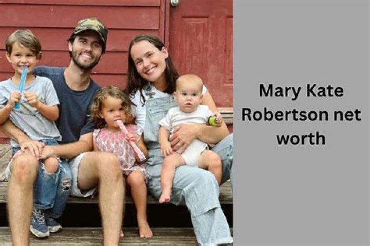 How Did Mary Kate Robertson Make Her Money?