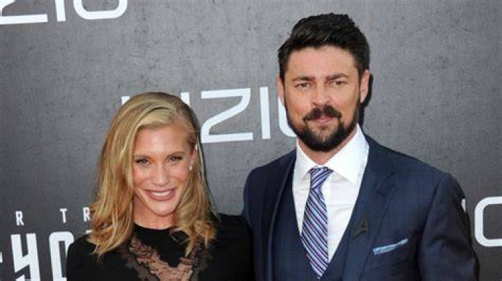 Karl Urban Girlfriend: A Deep Dive into His Love Life