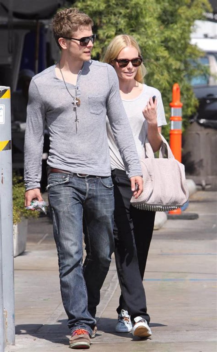 Matthew Czuchry's Girlfriend: Unraveling the Mystery Behind the Actor's Love Life