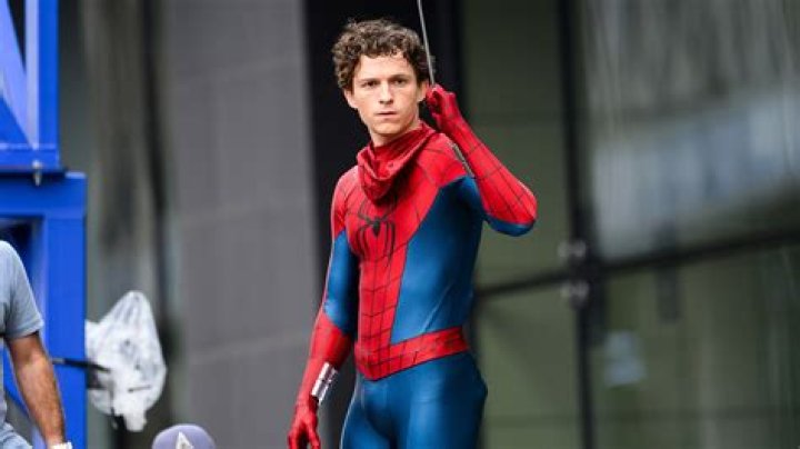 Tom Holland's Diving Suit: A Glimpse into the Aquatic Adventures of the Spidey Star