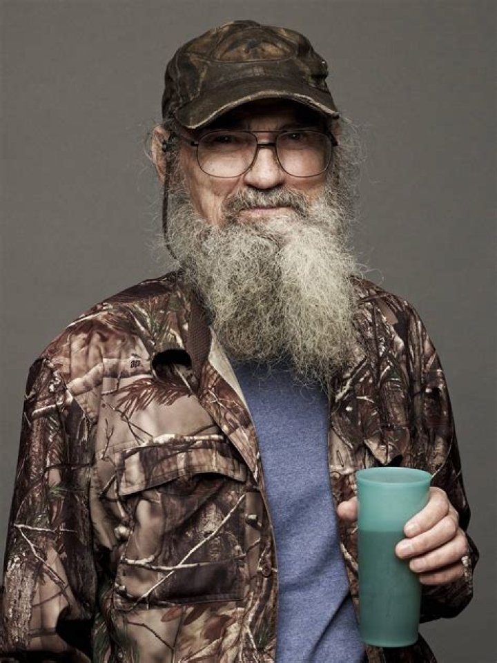 Uncle Si's Heart: Discovering Who He is Married To