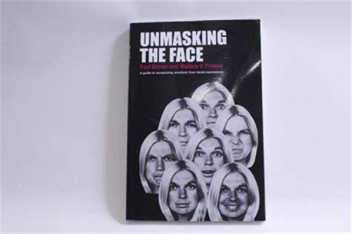 Unmasking the Phenomenon of InfluencesGoneWild