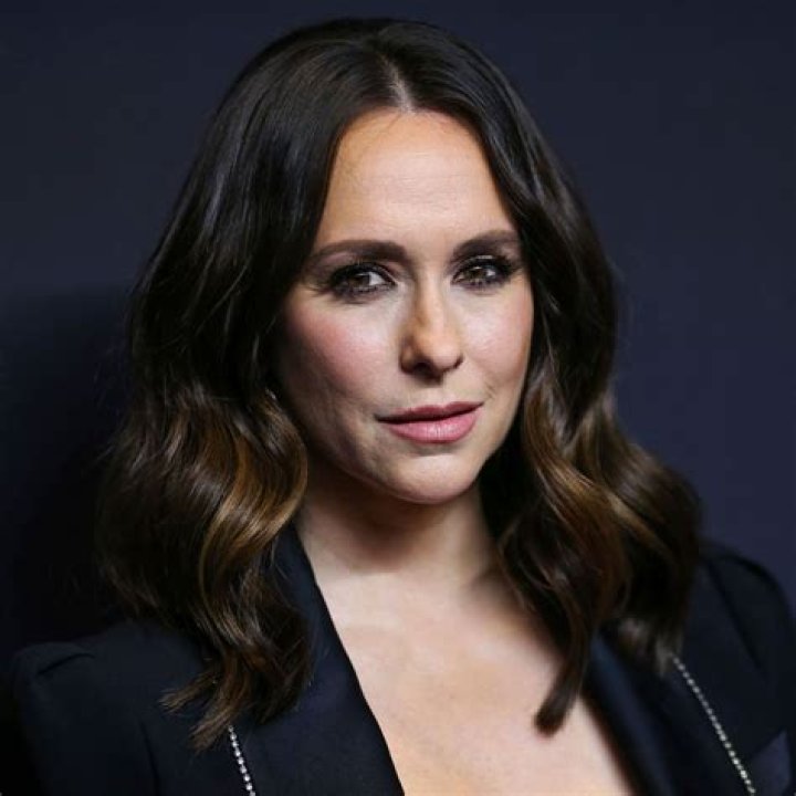 Unraveling the Mystery of Jennifer Love Hewitt's 911