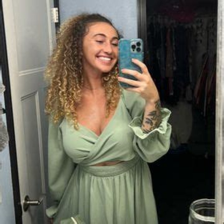 Unveiling the Allure: Karlye Taylor Nudes and Her Journey to Fame