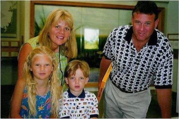 Unveiling the Lives of Andrea Swift's Siblings