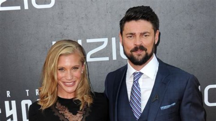 Who Is Karl Urban Dating? A Deep Dive into the Actor's Love Life